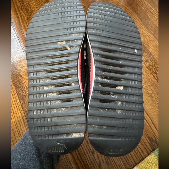 Women’s shoes- Puma Pacer net cage sneaker size 7 - really good used condition - Picture 5 of 7